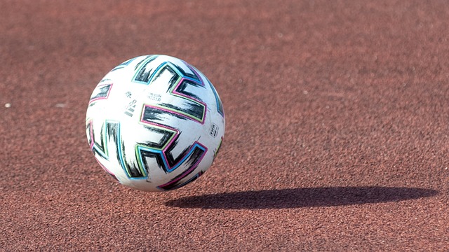 通过引入智 通过引入智